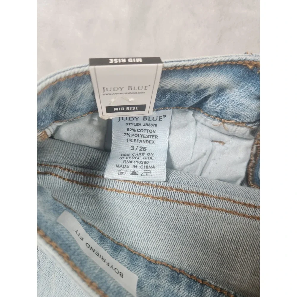 Judy Blue Boyfriend Fit Jeans Women's 3/26 Distressed Mid Rise Light Wash JB8878